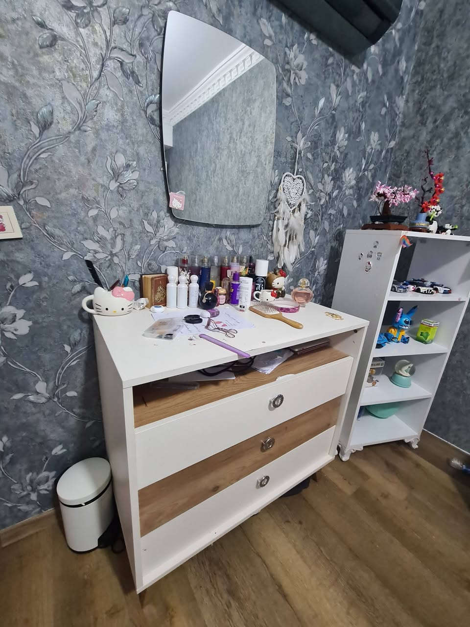 غرفة نوم للبيع السريع كنتور خمس ابواب سرير ١٦٠×٢٠٠ كومدين ميز تواليت و رفوف  بدون دوشك السعر 125 الف


**إذا كنت صاحب هذا الإعلان وتريد حذفه لأي سبب، رجاءا أرسل رسالة إلى الدعم الفني**