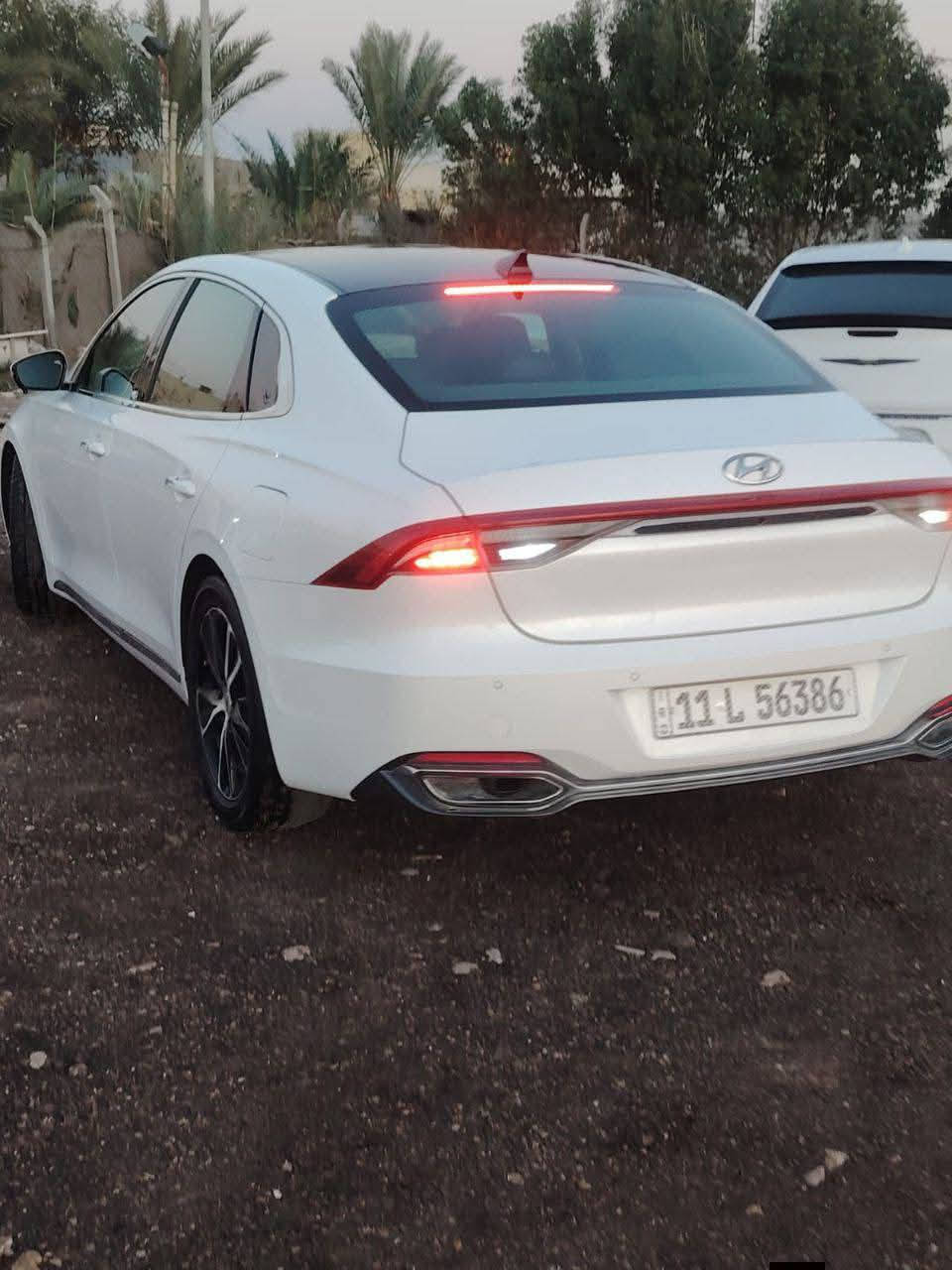 السلام عليكم 
أزيرا 2022 وارد كوري غاز مرقم بغداد مداور ثاني يوم سياره حادثه موضح بلسونار فول مواصفات بصمه تشغيل بصمه ابواب كشن كهرباء شاشه ديجتل هندبريك بصمه تشغيل عن بعد كير طياره كشن جلد تبريد قطعتين تدفئه كشنات حزن ميموري باقي مواصفاته واضحه بلصور مكينه 6 سلندر
سياره جديده وجاهزه بدون اي نقص ماذب عليه ربع 
السعر 175 وبيه مجال مكاني ديوانيه 
***********
