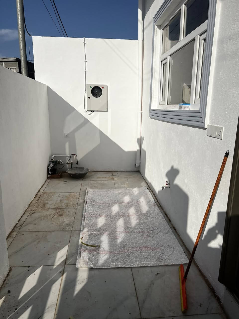 🏘🏘بيت للبيع ديالى خانقين / داره كوناره فرع معرض الشيخ طابو زراعي مساحة 100 مربع واجهة 10 والنزال 10 بناء حديث  صفر محد ساكن بي طابق واحد 

1 غرفة نوم واستقبال وصالة داخلية ومطبخ ومجمع صحيات داخلي وخارجي ومنور وبيتونه فول سيراميك وسقف ثانوي 

السعر 58 مليون بي مجال بسيط 

للأستفسار اكثر اتصال بالارقام فقط 
***********
***********
مكتب فريا موفق للعقار
