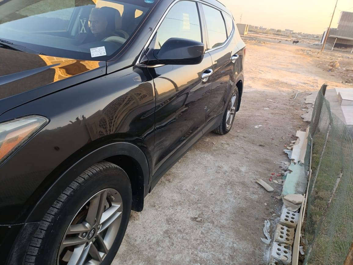 السلام عليكم سنتافيا 17 للبيع او المراوس بيها جاملغ الايمن مصبوغ فقط بدون دواخل رقم اربيل تريد تحويل او وكاله
مواصفاتها معروفه محركها 2400 كير ومكينه وحداديه وتبريد وكهربائيات كلها على البلاد ومكفولات غرفتها جديدة 
سيارة جاهزة على اخر حبة وسونار مرفق بالمنشور سعرها 150 وبيها مجال بسيط
مكاني بابل ***********
