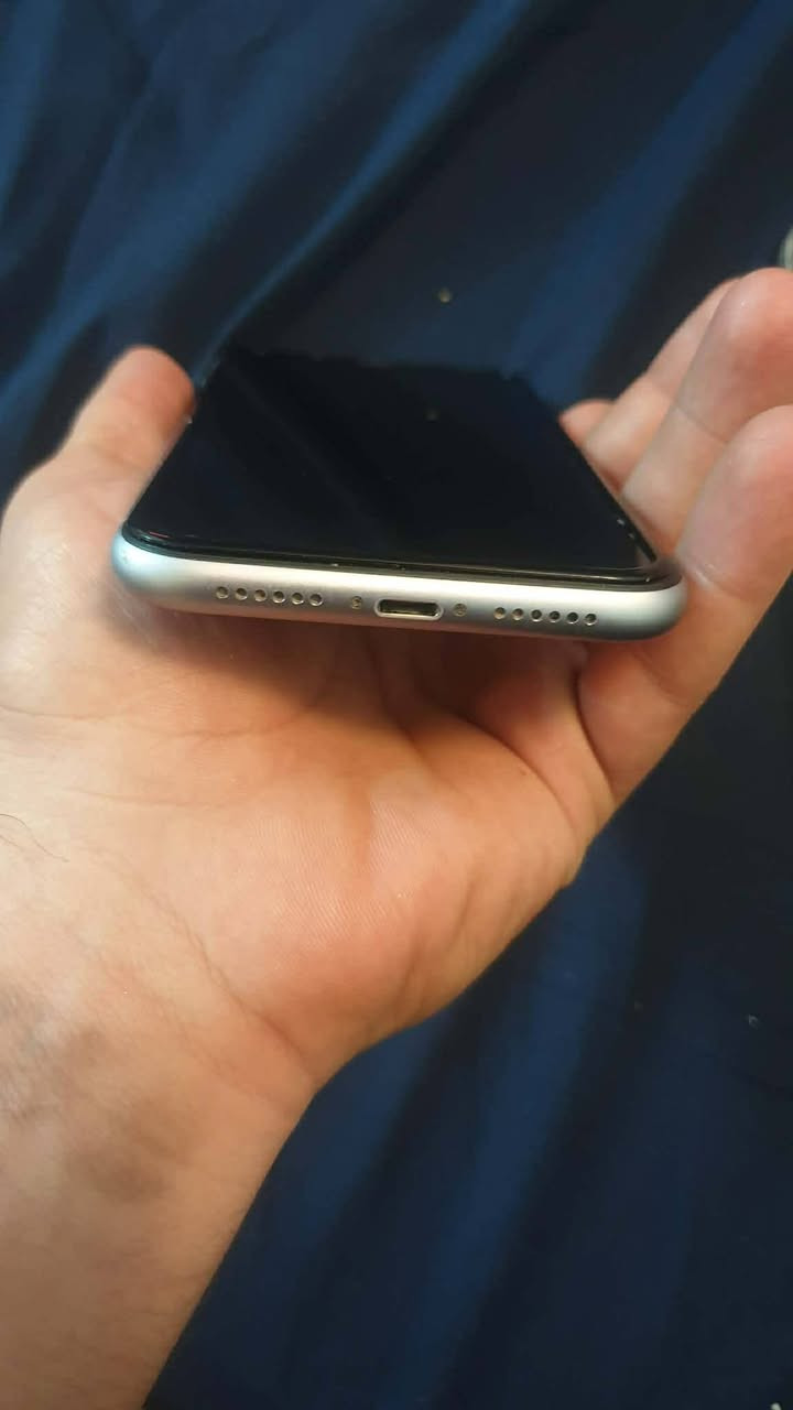 السلام عليكم ايفون 11 لبيع برغي ممفتوح بي جديد بطاريه 92 ذاكره 128 جهاز وتر شخط مابي مكفول مكاني بغداد كاظميه ب250
***********
