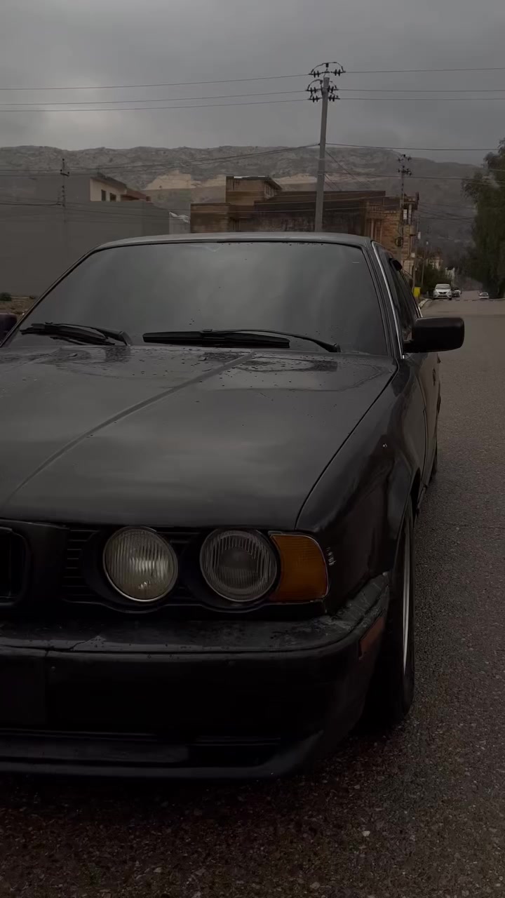 سڵاو ریز ئەم BMW بۆفرۆشتن سەیارەکە زۆر  پاکە مۆدیل ١٠٩٢ مەکینە٢٩ چوار تایەو ویلی نۆکی لە ژیرە ئارم هەولرە بەشەرتی گیرو مەکینە سحریشی٢٨گەڵاو مەحمەلە شوین کۆیە


**إذا كنت صاحب هذا الإعلان وتريد حذفه لأي سبب، رجاءا أرسل رسالة إلى الدعم الفني**