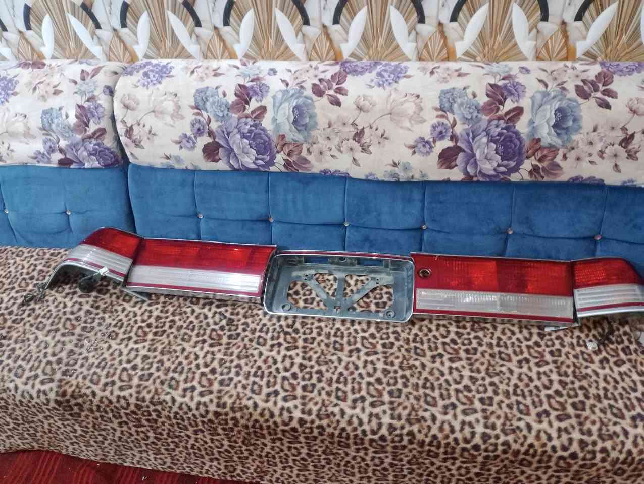 بك لايت راس فلات كرستال للبيع السعر 90 العنوان الديوانية ***********
