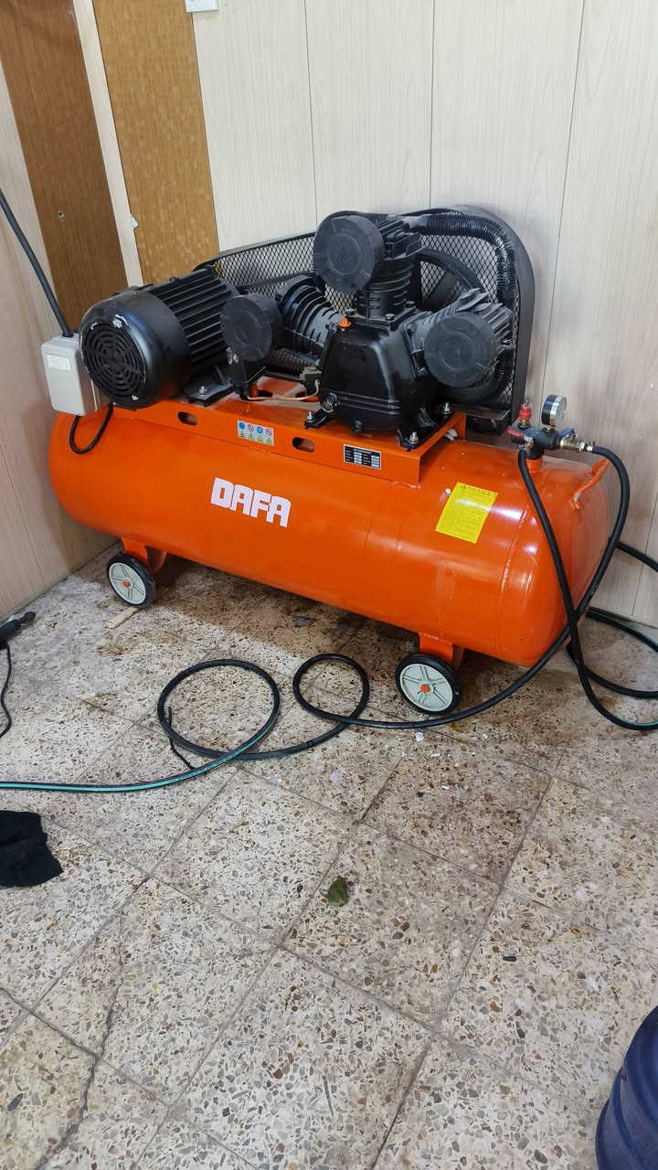 غراض بنجر كامله كبريسر ٣٠٠ لتر جديد ستخدم أقل شهر تلاثه بستم خالعه نضيفه ما بيه أي نقص بلنص نضيف ادروجين نضيف شرط شغل صوندات كامله درين هوه جك واحد فتايل وركع وتارات جدد وجوابه محل كامل ماناقصه شي بيع شلع مفرد ما بيع مكاني ميسان القطاع مقابيل عروس البحر *********** سعر مليونين ونص
