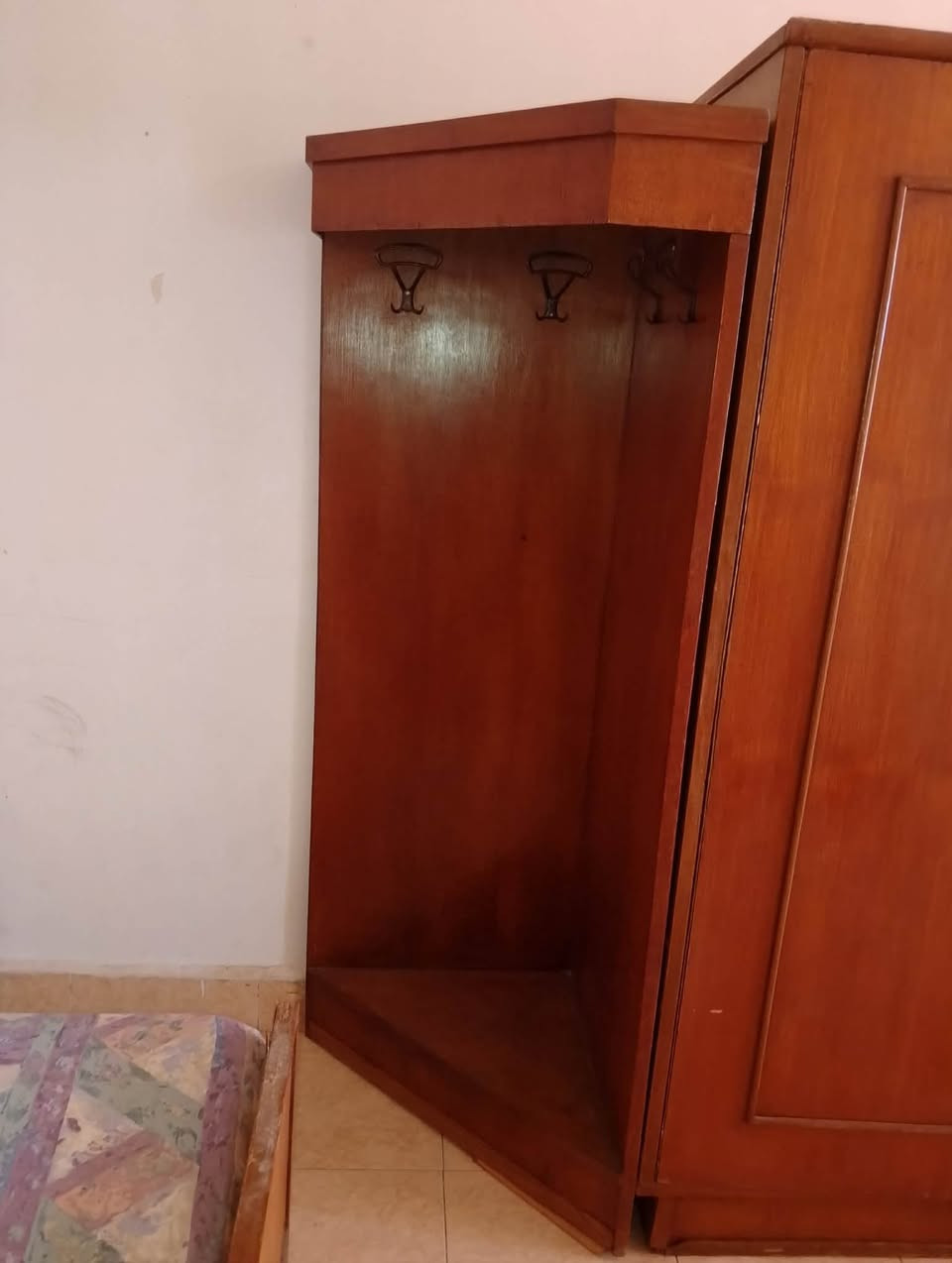 غرفة نوم صاج كلش نظيفة للبيع وبسعر مناسب جدا 
***********
