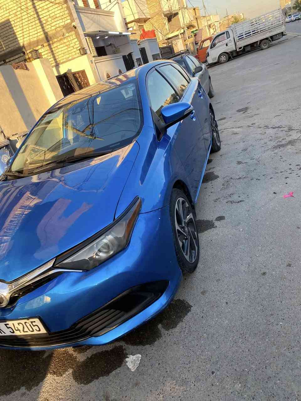 السلام عليكم كورلا هاج باك موديل 2017 رقم اربيل الدولي هزه جديده سنويه جديد باسمي السياره جاهزه حادثهة جاملغ وبنيد تبريد تدفئه شغال صدر جديد تخم تاير مكينه كير خير من الله جاهزه السياره مكان السياره بغداد الحريه 
رقمي ***********
