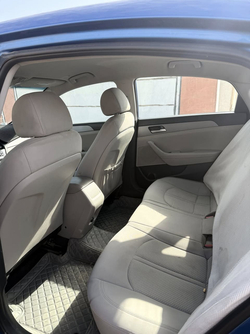 السلام عليكم من رخصت الادمن سوناتا 2018وارد امريكي سياره جديده ربع متصرف عليه والله رقم سليمانيه مواصفات عاديه رادار بلمري فول تحكم استيرن 3وضعيات قياده بيه 2قطعتين صبغ  بنيد وجاملغ خلفي السعر128 وبيه مجال***********/ ‭٠٧٥١ ٩٨٧ ٤٩٠٥‬ واتساب وتصال العنوان بغداد المحموديه
