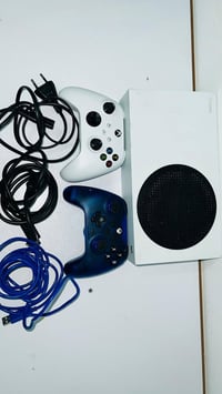 اكسبوكس سيرس اس استعمال نضيف جدا ما مفتوح نهايه  سعره 350 قابل لتفاوض ...