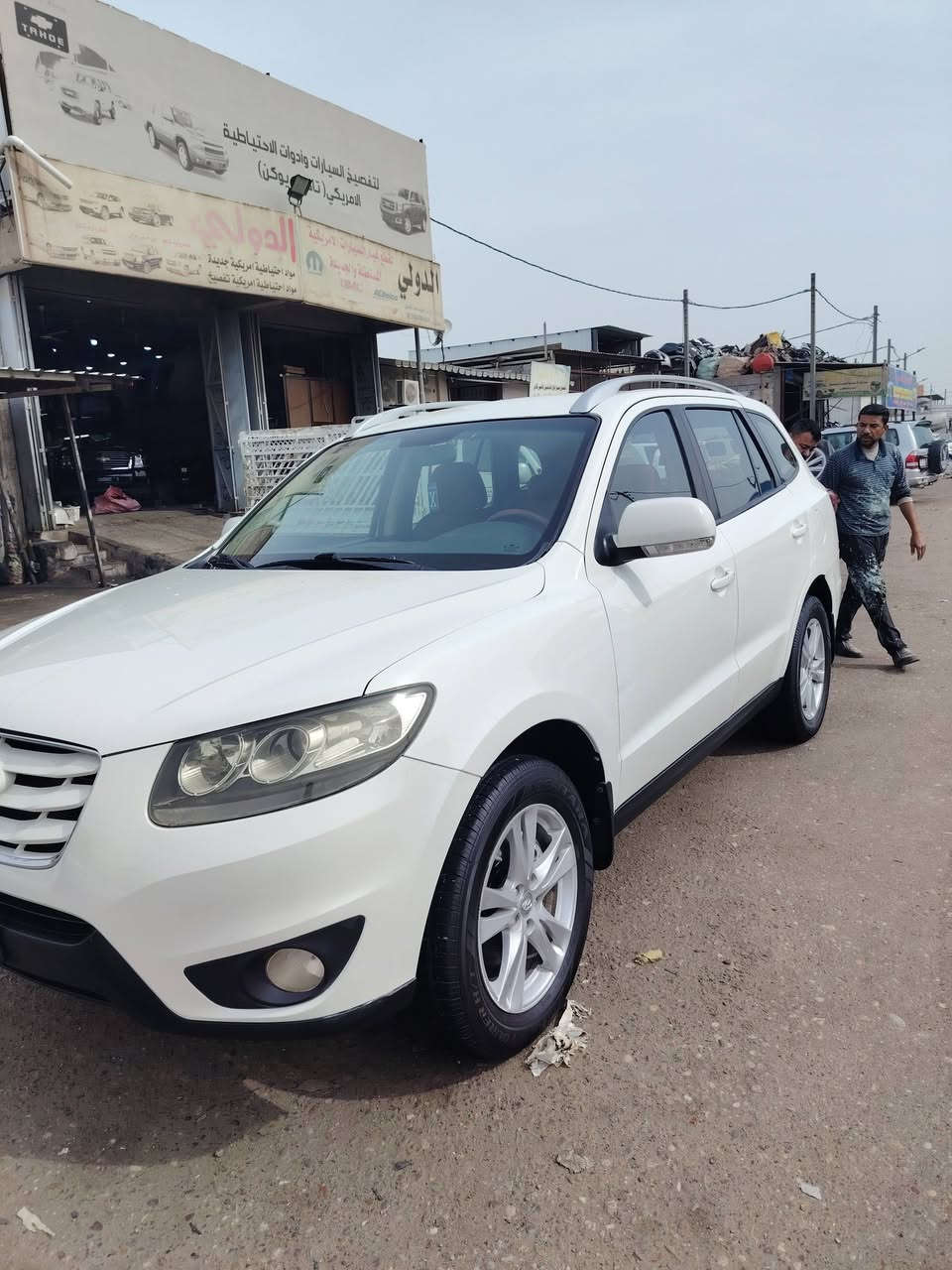 سلام عليكم سنتافي مديل ٢٠١٢  للبيع   وارد خليجي شركه العامه للسيارات
بيه جاملق  امامي مبدل جاملق وباب صبق  رقم بصره تحويل ثاني يوم تبريد ٣ قطع  حداديه  تخم تاير جدد مكينه ٦ سلندر كفاله كير جديد  سعر ١٣٣ وبيه مجال  المكان البصره ام النعاج الهاتف *********** / ***********
