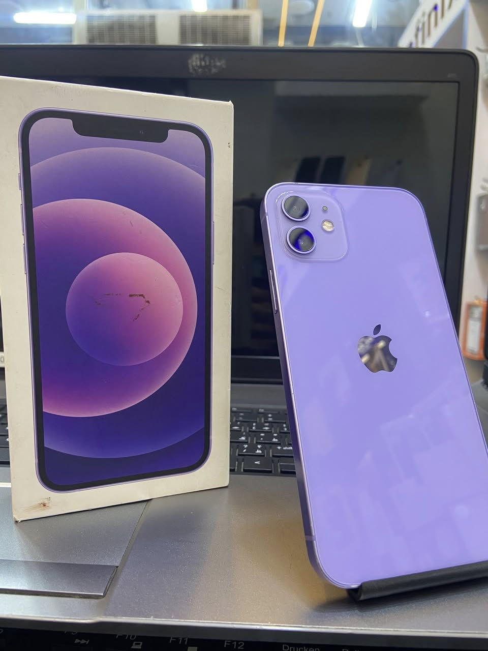 سلام عليكم ايفون ١٢ عادي ذاكره 128 بطاريه ٨٧ جهاز نظافته 100 ب 100 جديد جهاز كلش مو شون جان 3AAA 
عنوانه بغداد الجديدة شارع المسبح 
***********
سعره 360 الف ويا كارتونه
