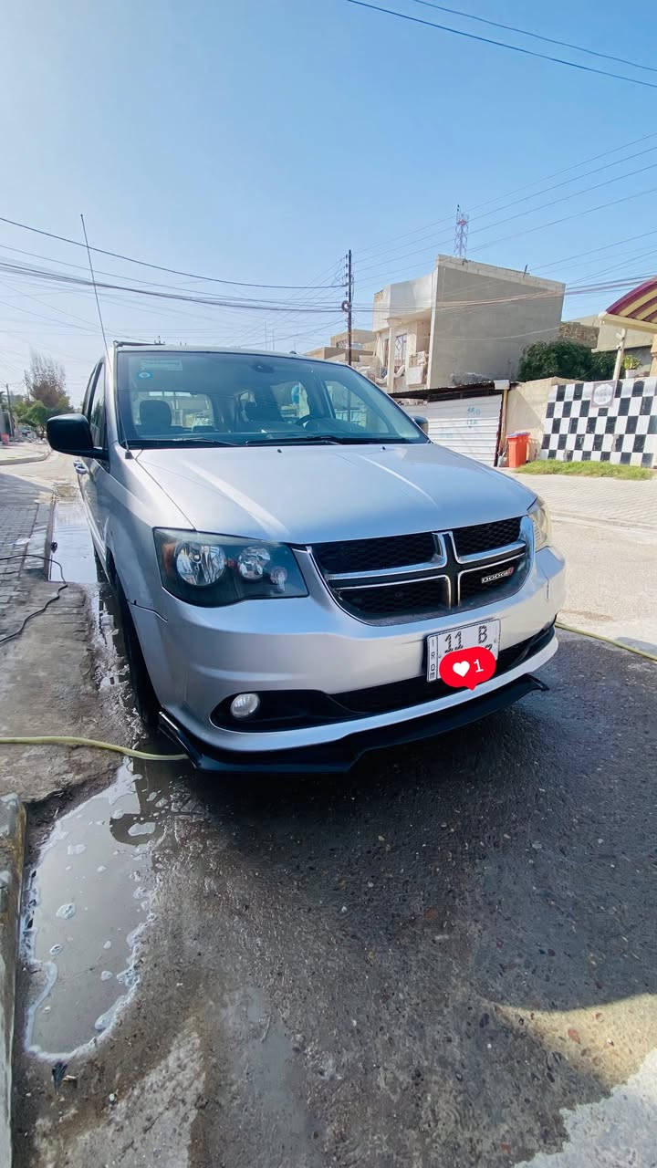 سلام عليكم
دوج كرفان موديل 2008محدثه 2020  قطع اصليه  

رقم بغداد سنويه جديده ارقام نكليزي ب اسمي 

السياره كلين بدون حادث فقط صبغ 3قطع فقط!

السياره بلاديه كهربائياتها كلها ع وضعيه الشركه 

منضومه تبريد جديده باتري جديد برغي مناقصها
 شاشه مال 2017+بلوتوث +UAX كشنات كهرباء 
 كشنات سياحي بلع تبريد 3قطع ثلاجة 
 نواقص كلش بسيطه  سعر 95 وبيها مجال بسيط *********** مكاني بغداد الزعفرانيه
