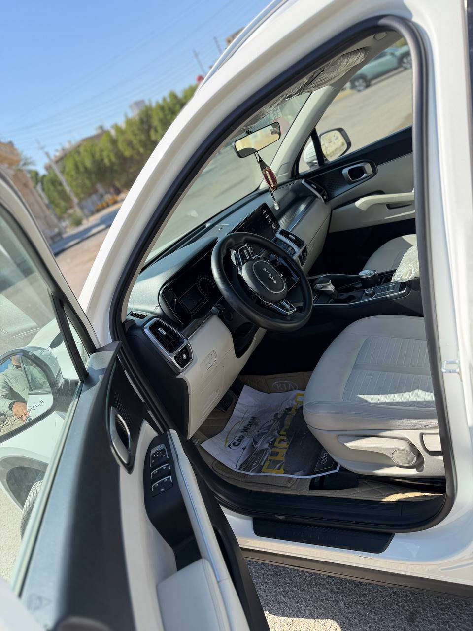 🚘 كيا سورنتو خليجي 2023 🚘
سيارة قمة بالنظافة والاستعمال الشخصي
✔ محرك 4 سلندر اقتصادي وقوي
✔ عداد 62,000 كم فقط
✔ عدد الركاب 5
✔ كفالة عامة من البارد ✅
✔ رقم أربيل – سنوية باسمي
✔ موجودة بغداد / الكرخ
السيارة نظيفة جداً جداً، فحصها بأي مكان تختاره
دك سلف وتمشي، ما محتاجة فلس 👌
💰 السعر 23,800$ قابل للتفاوض للجادين فقط
(اللي يعرف سورنتو يعرف شكد هالسعر مغري)
📞 ***********
