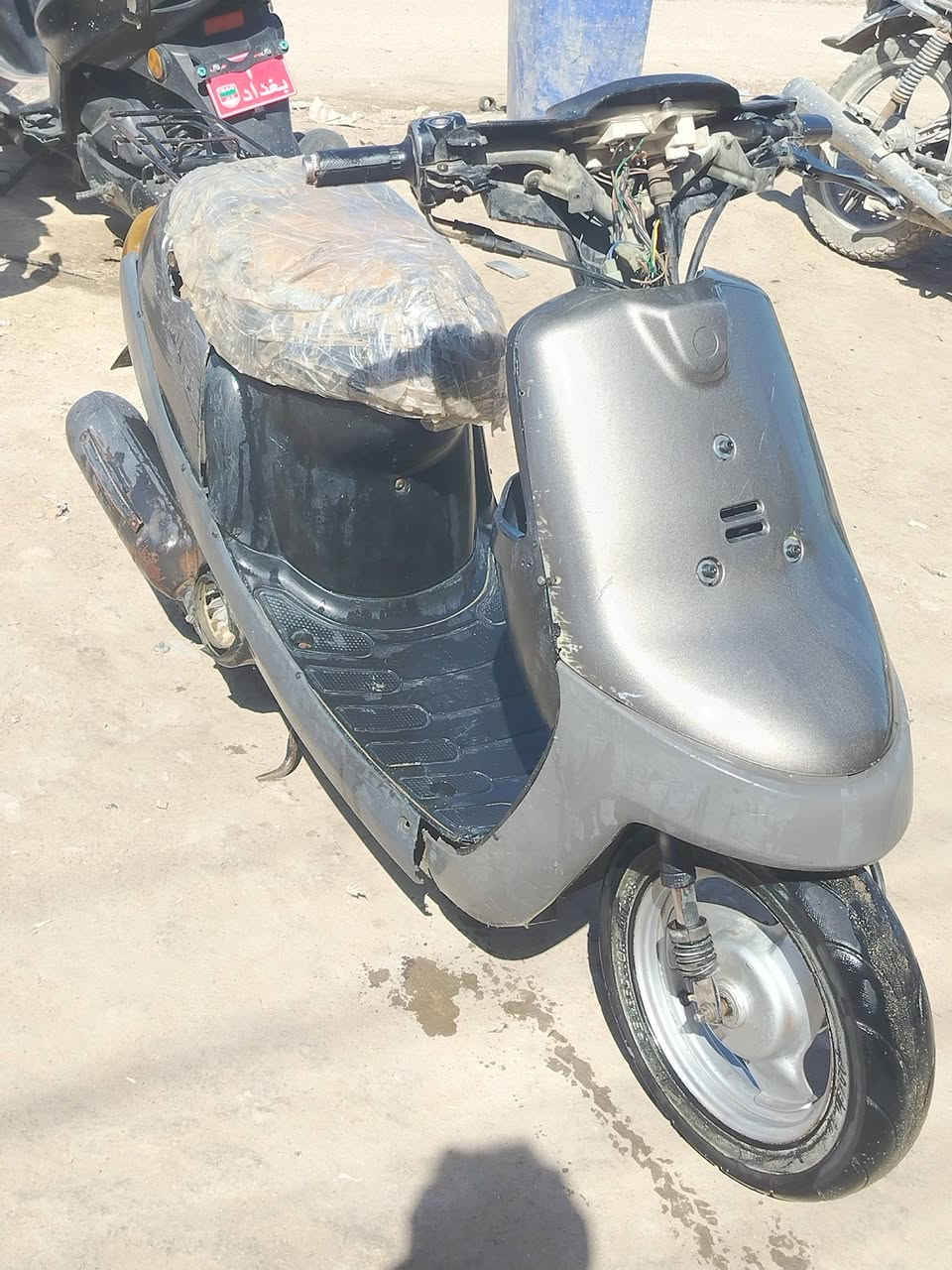 بطه حاويه ما مفتوحه بلاد كهربايات كله شغاله عايزه وجه بس نجف حي المطار *********** السعر ١٥٠
