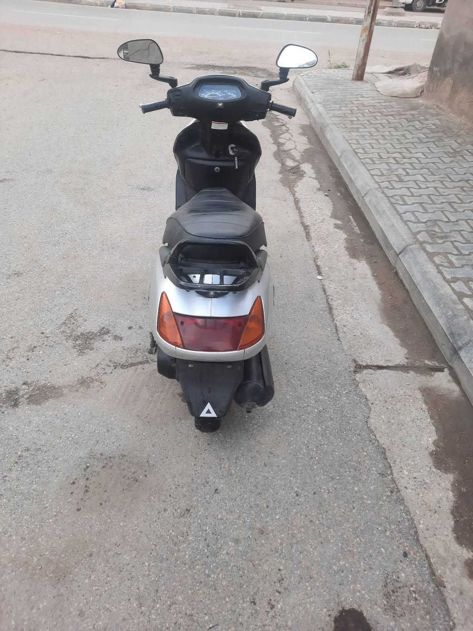 دراجه سبيسي ياباني كفرات اصلي بلاديه قفل جنطه شغاله قفل ستيرن   كله بلايه الهاتف *********** المكان كوت الزهراء
