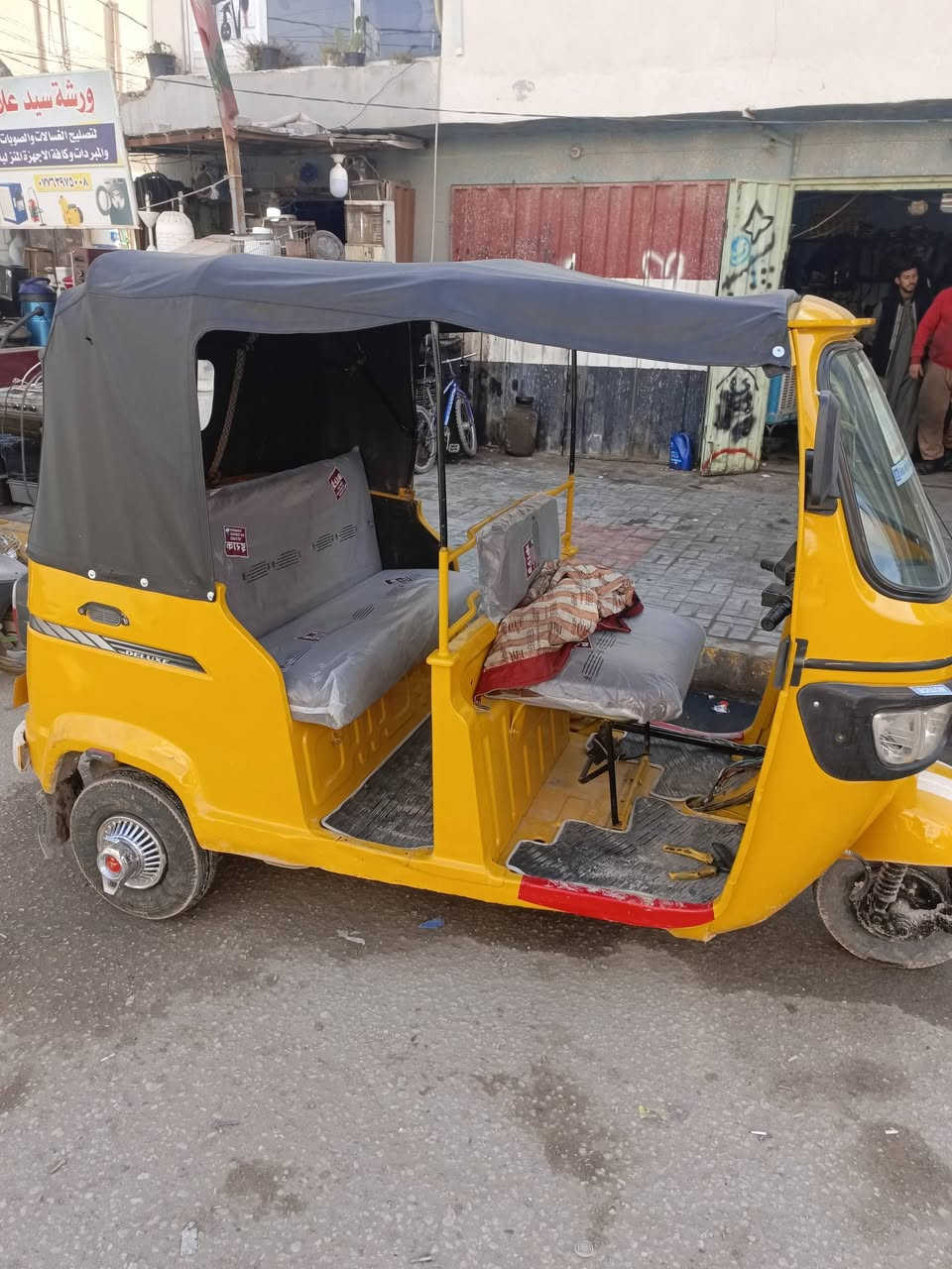 سلام عليكم تكتك للبيع موديل 19 مرقم لوحات مامستلم  

تجفيت عام  صبغ لجماليه  مكفوله من تنقيص وتبخير 

مكاني كربلاء الحر   ***********
