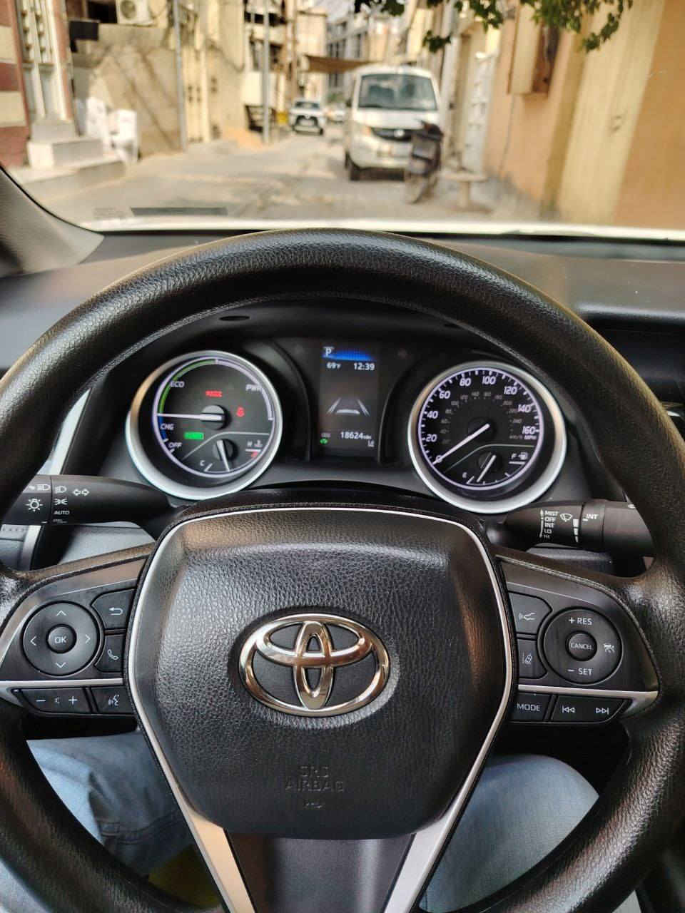 كامري هايبرد أمريكي 2024 كلين مكفولة كفالة عامة رقم بغداد بأسمي ✅️ مواصفات LE بصمه
✅️دخول ذكي

✅️رادار 

✅️قيادة ذاتية 

✅️تحديد مسار 

✅️مانع تصادم

✅️كشن  كهربائي 

✅️هاند بريك كهربائي 

✅️اوتو هولد 

✅️ثلاث وضعيات قيادة سبورت ونورمل وايكو

✅شاشة و️كامرة خلفية 

✅️السيارة بأسمي رقم بغداد 

✅️ماشية ١٩ ألف فقط 

☎️ للإستفسار ***********
