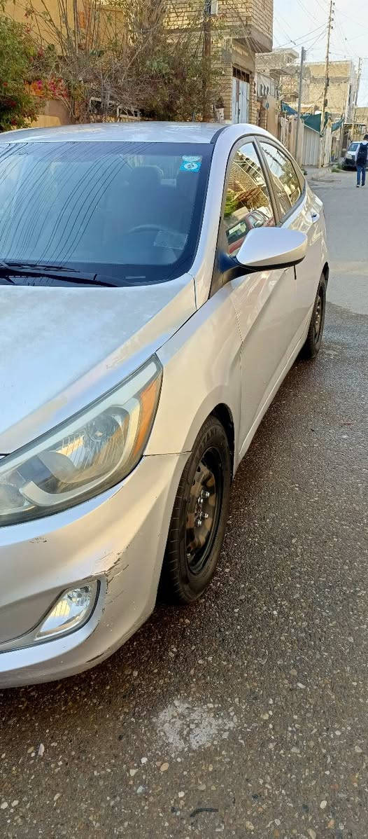 سلام عليكم اكسنت موديل 2016 وارد امريكا مابيهه ضربه بأمريكا بس بيها باب اثنين مبدلات صفحة السايق والبنيد جارد مكان السيارة بغداد الحريه رقم***********السعر87$ بيه مجال
