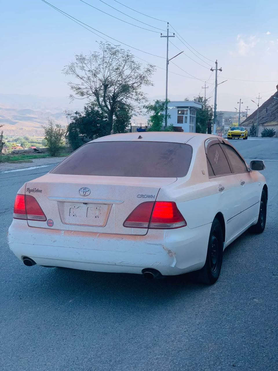 شاهینە ڕۆیاڵ ٢٠٠٥ 
بچوک بە بچوک 
بەنزین زۆر کەم دەخوا 
سێ دوگمەی پەردەیە 
گێر و مەکینە بەشەرت دەدەم 
ڕۆنی تازە گۆڕاوە 
چوار تایەی لۆکی لە ژێرە 
دوسەدوپەنجا مەسرەفی نیە 
سەیارەکە پاک و خاوێنە ماڵی دۆستە 
نرخیشی ٤٨ و مەجالێک برایانە 
ئاڵوگۆڕیش دەکەم لەسەر دڵگرتن 
***********-ڤایبەر و واتسئاپی لەسەرە كويسينجاك, أربيل
