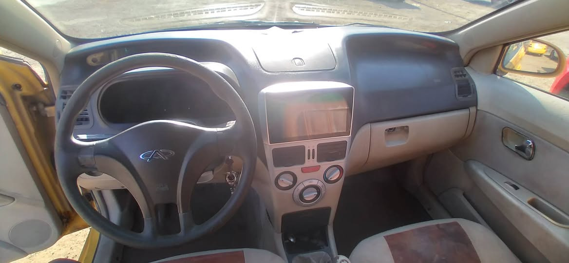 السلام عليكم ❤️✈️
شيري فلاوين  2011 رقم بغداد الماني وبسمي مشروع وطني وين يعجبك تحول سنويه لغايه ل27  
سياره كشره نضيف ٨٠ %  كير عادي 
مكينه بيه تنقيق دهن  
ممسجله هيئة 
السعر ٢٠ ورقه 
للستفسار ***********  واتساب 
 غير متوجاد ع فيس
