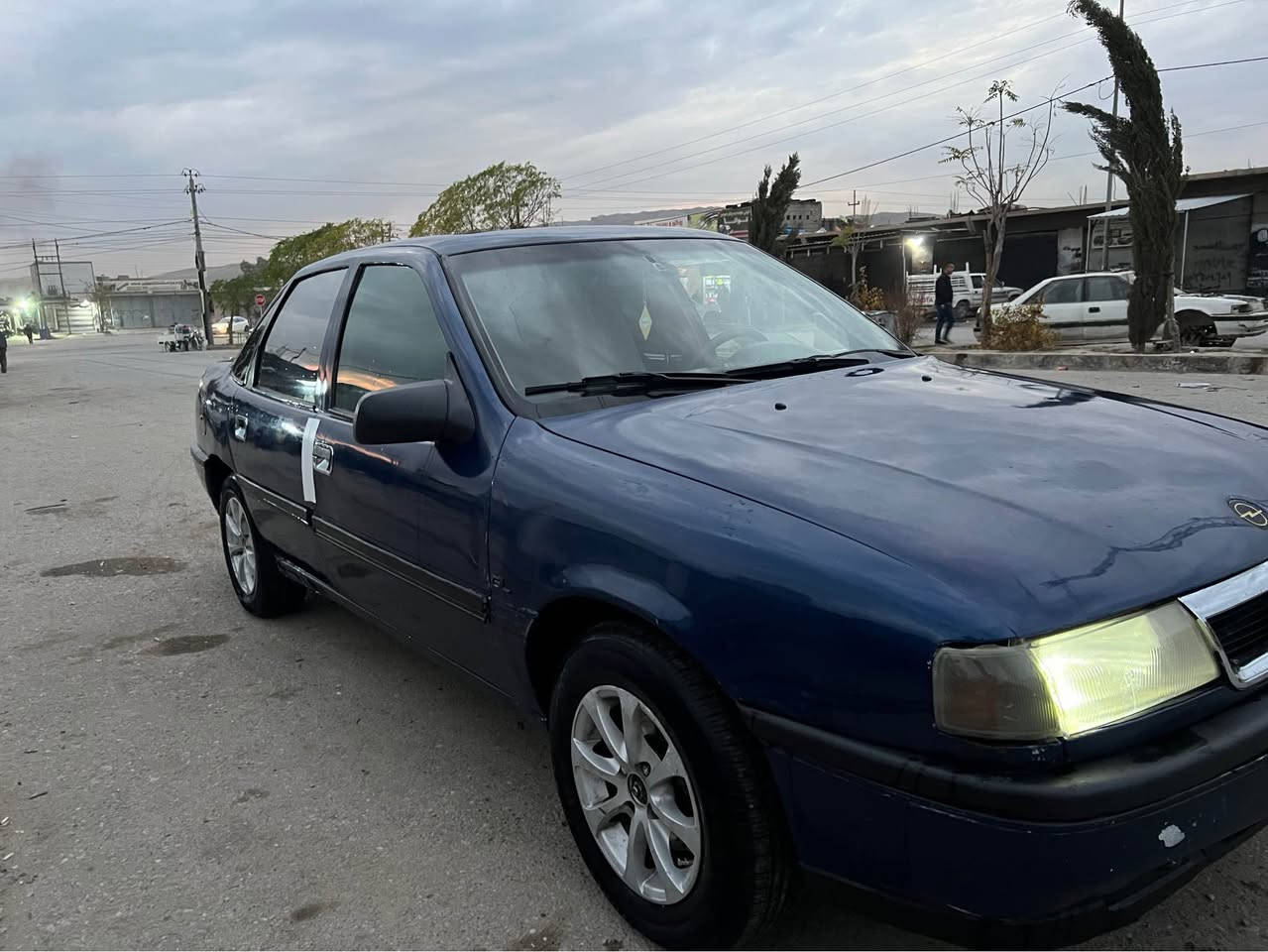 ئۆپڵ مۆدیل 1992مەکینە 20ئیفرۆ کەپس ABSو سلاید چوار تایەی لۆک پێشو پشت کەپسە بێ خایس سەیارەکە ماڵی دۆستە بای34مەعامەلەیە لەتەقتەقم ژ.م*********** كويسينجاك, أربيل
