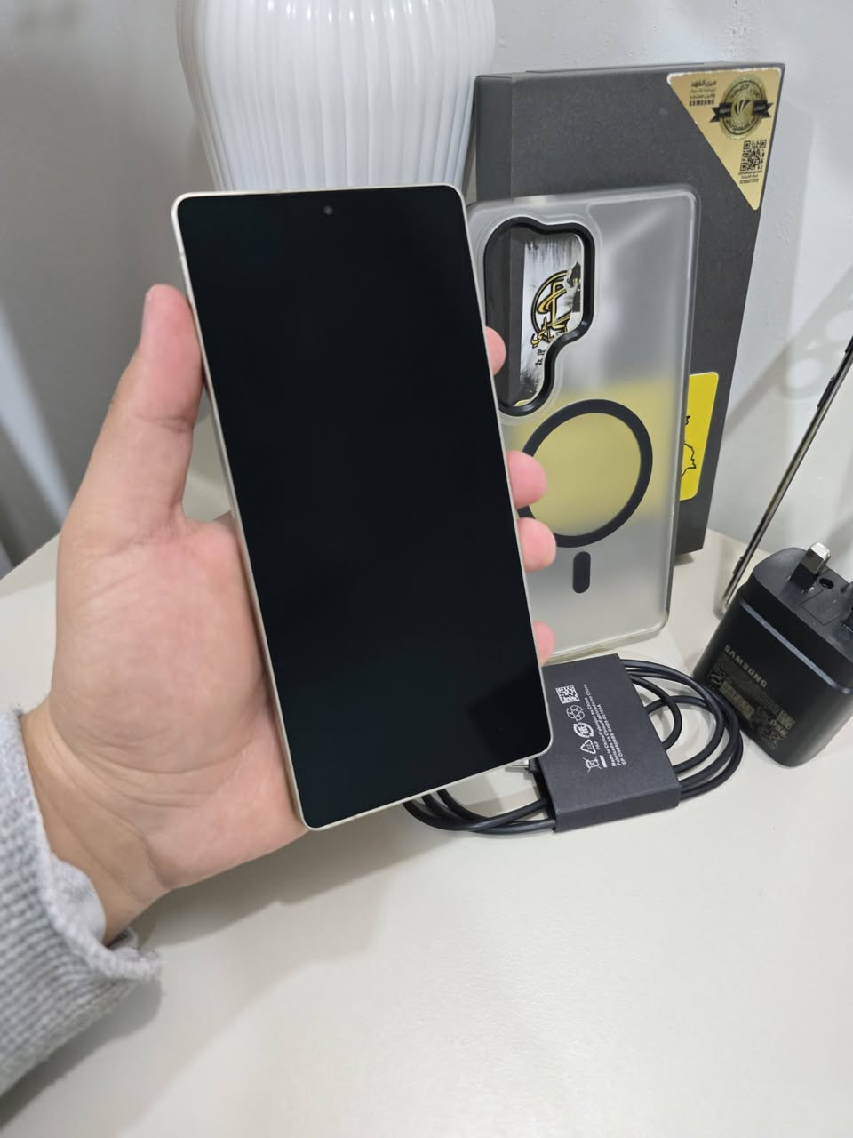 سلام عليكم ورحمه الله
اس 25 الترا ذاكره 256 ضمان عين الفهد 
لون اسود بلاك مستخدم 15 يوم فقط
كيبل ممفتوح بعده ويا شاحن من عين فهد 45 واط
وكفرات اثنين وعدسات ياقوت ولزكه شاشه 
جهاز كامل مكمل من كلشي بعده جديد جدا 
للبيع مكاني بغداد كرخ السعر 1200 قفل
***********
