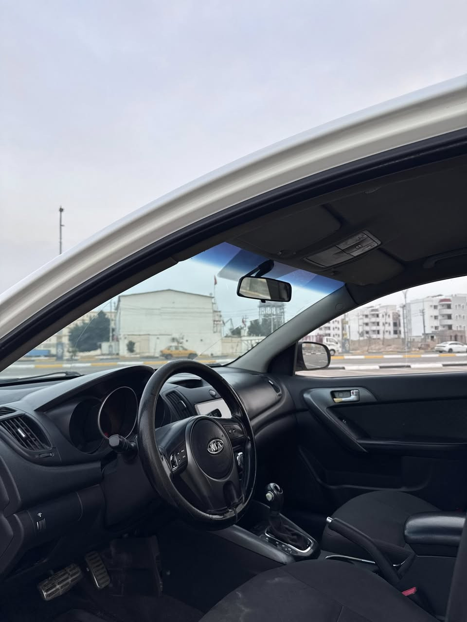 سلام عليكم سيراتو 2013 خليجي
بيع او مراوس
محرك 1600 دوش كير 6 نمر
تبريدها خير من الله
مكينة لا تبخير ولا تنقيص
حدادية جيدة
السيارة بيها رشات صبغ

مواصفاتها
تحكم ستيرن جهتين
اشاير بالمري وشفط كهربائي
كاميرا وتاب وحساسات خلفية
بريك نظام ABS 
تخم تاير امامي جديد
وباتري جديد
السعر 90
موجود ع الرقم والواتساب 
***********
