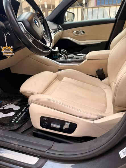 سلام عليكم 
حبايب ٣٣٠.  موديل ٢٠٢٠
سيارة موصفاته معروفه 
ماشيه ١١٤٠٠٠
السعر ٢٢٥
ضربته موضحه مدامكم سيارة حلوه وجاهزه 
والسونار كدامكم
العنوان بغداد الكرادة شارع  الصناعة
للاستفسار 
***********
***********
