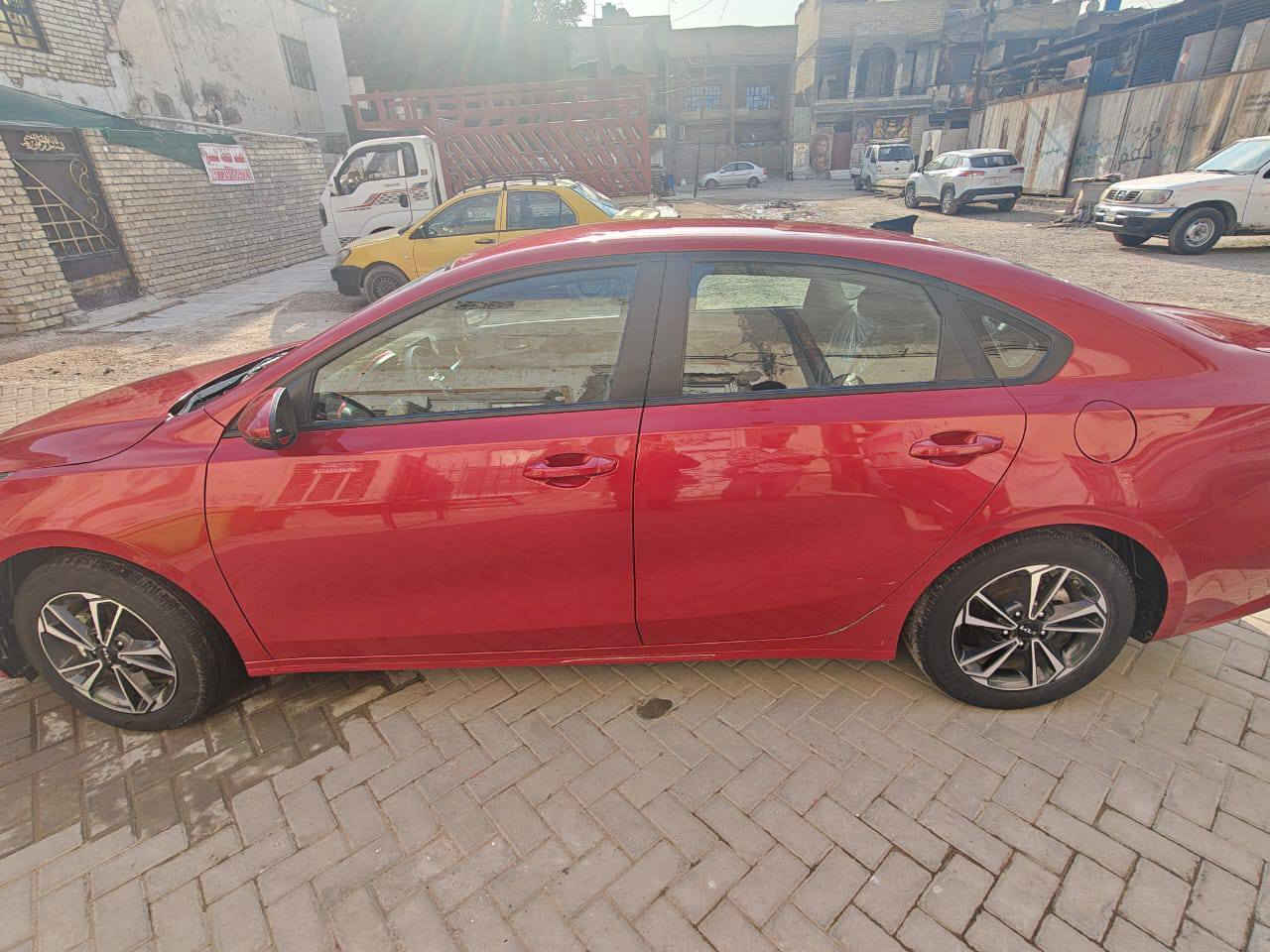 سلام عليكم فورتي لون احمر نص فول للبيع سعره ١٤٠ رقم هاتف ***********
