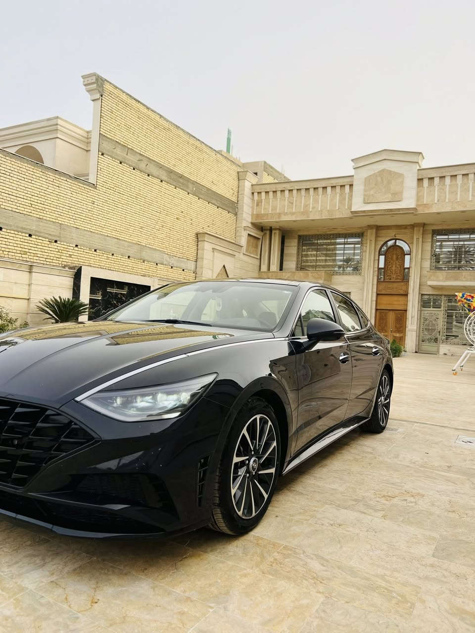 السلام عليكم 😎🔥 بيع فقط 
هونداي سوناتا 2023 وارد امريكي 
رقم اربيل تحويل مباشر ب اسم المشتري 
صور الحادث موضحه ب اسفل المنشور 🔻🔻
عداد المسافه 44 الف KM
المواصفات 🔰 Limited 1/1
بصمه ابواب وتشغيل عن بعد 
سقف بونراما 
داتا شو 
محرك 1.6 تيربو 🚀
5 كامرات 
دشبول دجتل 
داخل جلد كريمي 
كشنات تدفئه تبريد + كهرباء 
خزن مومري 
رادارات 360 درجه 
لد امامي خلفي 
تبريد قطعتين 
شحن ذكي 
مري قلاب عند الرجوع 
ترحيب عند الاقتراب 
اوتو هولد 
سايد بريك دكمه 
منظومه صوت من شركه BOSE
تبريد قطعتين 
تحكمات ستيرن 
شاشه 
وبعد بيها مواصفات 

 📍 مكان السياره / بغداد الكاظميه 

📦لمعرفة السعر اضغط على رقم 1 في التعليقات 👇🏻✉️

📞 ***********

📞 ***********
