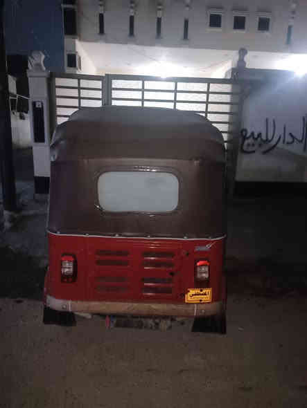 سلام عليكم تكتك 18 البيع تكتك خير من الله  ما نقصه شي كله شغاله من كهربيات من كلشي اوراق كامله المصطفى  تخم تاير جديد دوشمه جديده سعر تكتك 4100 وبيه مجال  رقم *********** مكاني بغداد جسر ديالى لقديم
