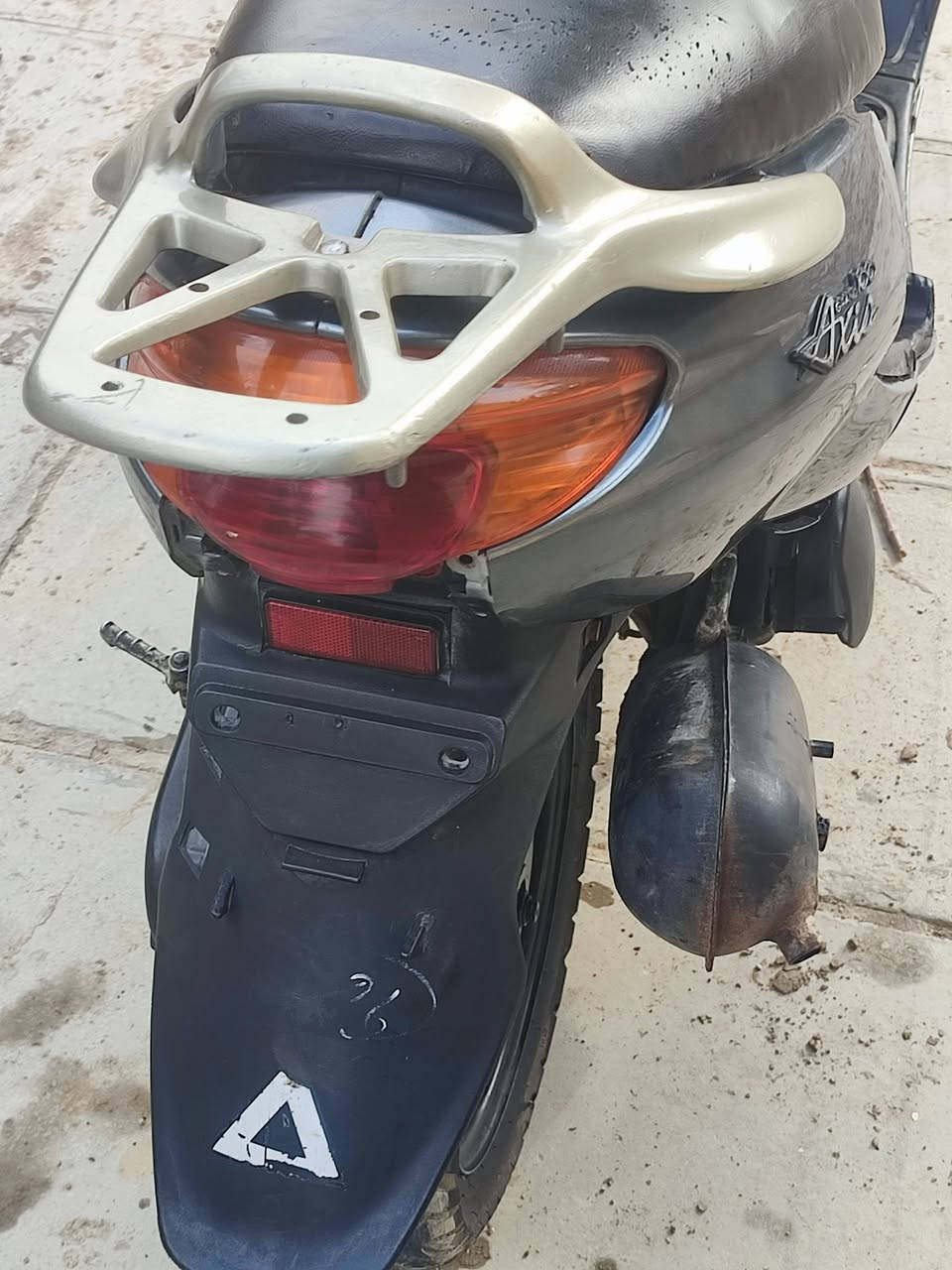 السلام عليكم دراجة دولفين جاهزة محرك نكرة سلف كهربايات كلهة شغالة مكانهة الرميثة اي ستفسار ***********
