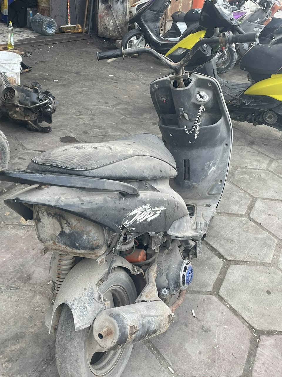 سلام عليكم ماكس قجمه بوشه ٥٥ دراجه نكره بكل وقت سعر ٣٥٠ مكاني ابو الخصيب فلكه الباني رقم***********
