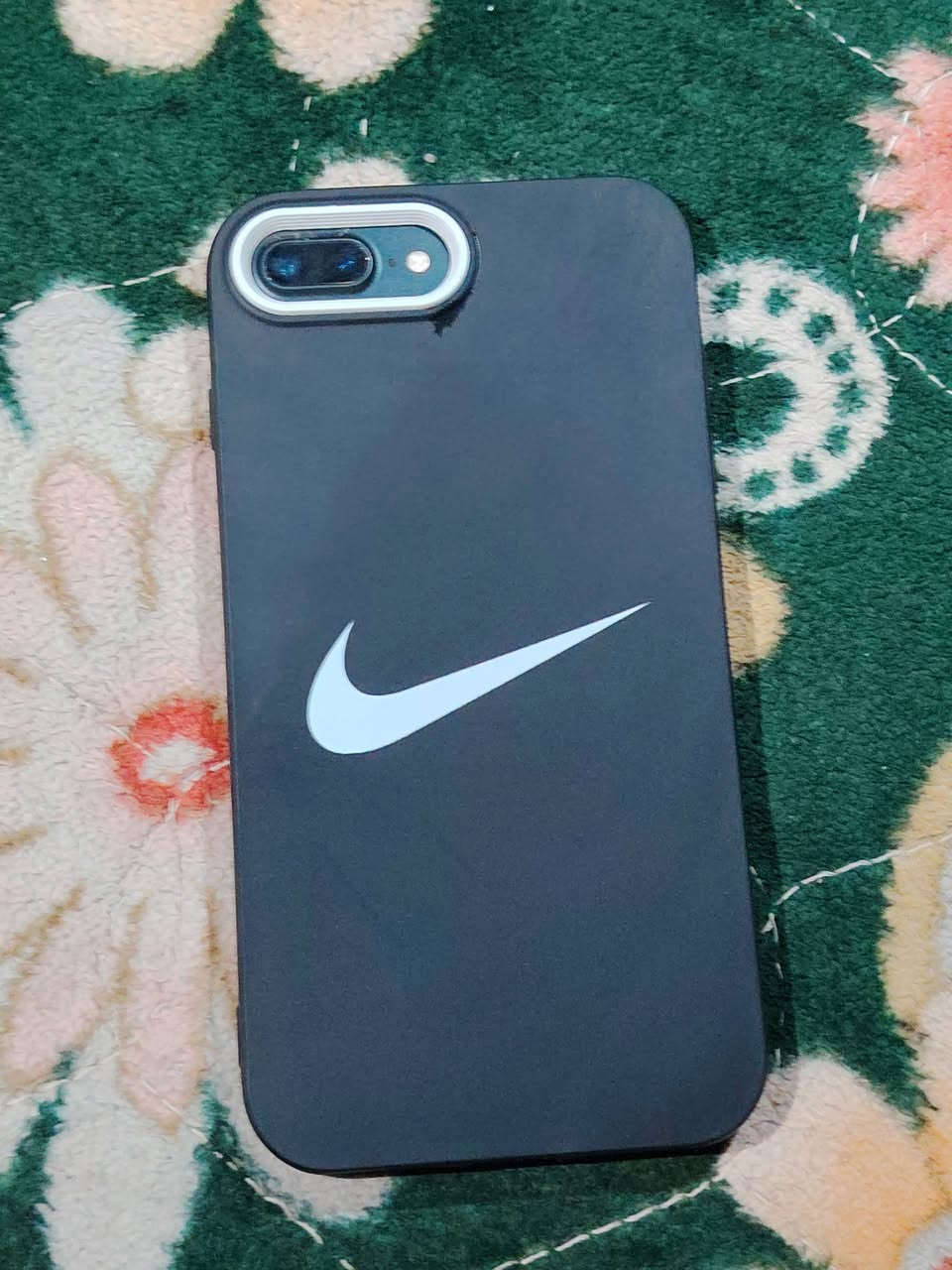 السلام عليكم ايفون 7بلص للبيع مبدل بي بطاريه 100 وبي هزه بل كامره السعر 85وبي مجال حك جيتك مكاني ارفيله ***********
