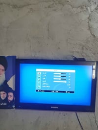 شاشة 32 • نظيفة • مو سمارت