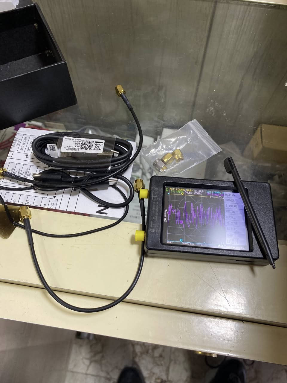 السلام عليكم جهاز بهذا الشكل الي مهتم تعال خاص مال اشارة شبكات


**إذا كنت صاحب هذا الإعلان وتريد حذفه لأي سبب، رجاءا أرسل رسالة إلى الدعم الفني**