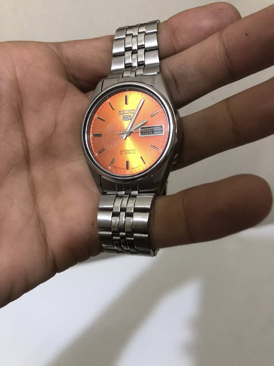 السلام عليكم ساعاتي اورينت شغاله بس مو نضيفه والوستن الزركة تشتغل وتوكف والسيكو تشتغل وتوكف والباقي مايشتغلن ابيعهن كلهن الوحده ب٢٥ ***********
