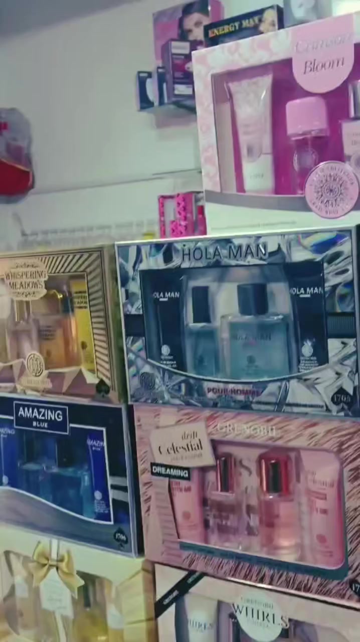 تشكيلة بكجات [ رجالي _ نسواني ] 
روائح فاخرة ومميزة ❤️ 
مكياجات وهدايا الجوهرة 💎 
( مين رح نقلا ختاري بكج هدية 🎁 ؟ )

#بكجات_ #عطورات #بكج_رباعي 
#هدايا_عيد_الحب


**إذا كنت صاحب هذا الإعلان وتريد حذفه لأي سبب، رجاءا أرسل رسالة إلى الدعم الفني**