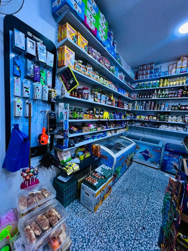 � للبيع: أسواق (ماركت) جاهزة للعمل
📍 الموقع: كربلاء الانتفاضة الاولى على شارع تجاري حيوي بحركة مستمرة.
✅ موقع مميز بين مخبز ومطعم 
يحتوي على 9 براد عمودي و4 مجمدات بطحية ، وميز كاشير ، وسبلت، وكونفيرة حجم كبير 
💰 الدخل اليومي: من 650,000 إلى 700,000 دينار عراقي.

***********
