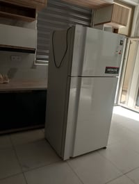 ثلاجه • حجم جبير • للبيع