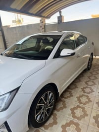 النترا ٢٠٢٠ • ماشيه ٩٩٠٠٠ • بدون صبغ