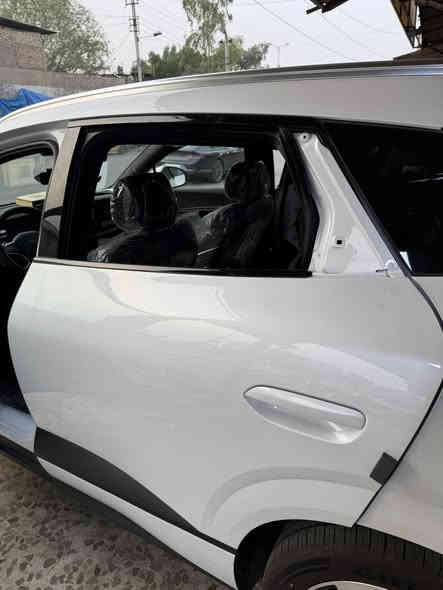 السلام عليكم شباب 
تم وصول جام ابواب خلفي بي واي دي سيليون 06

مع ضمان العزل واللون 

تبديل ألجام المظلل 

شد موقعي داخل بغداد وكافة العراق

***********
