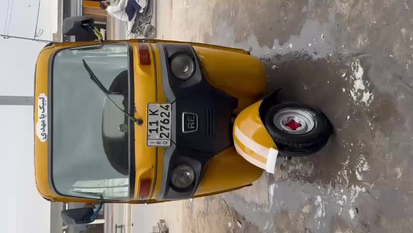 السلام عليكم تكتك 17 ترأي زيرو بدي مال 20 مضلع رقم وسنويه تحويل شوكت ميعجبك سعر 4800 وبيها مجال ‏‪***********‬‏قليل مكينه ناعمه  مكان حي طارق
