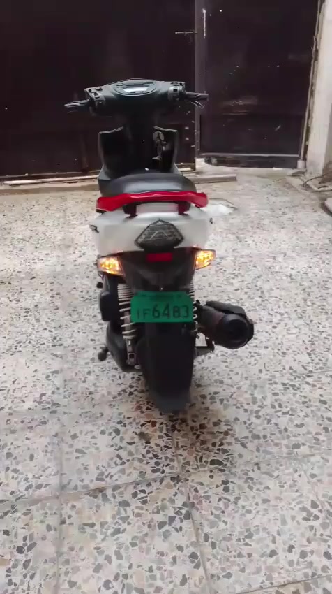 سلام عليكم شلونك شباب دراجه gtr بلادي مكفوله مابيه شي بس تكحيل ب جم الامامي شويه 
شلعه معدل مكاني بغداد ***********
