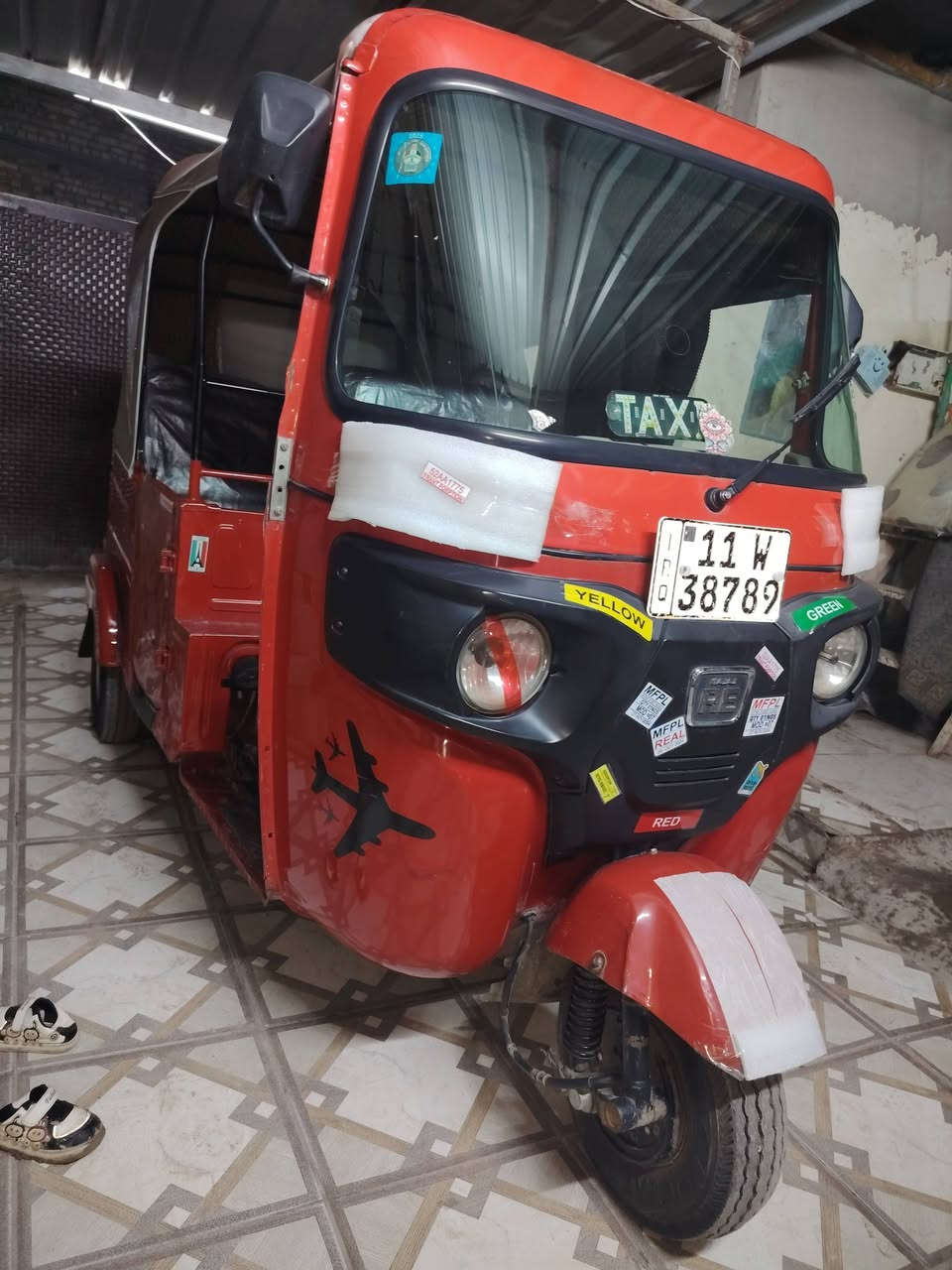 سلام عليكم تكتك موديل 2021 جازه منكلشي كبل للشارع تراي كهربائيات تأيرات بس هاي البلغ ظربه بضيع ولباقي كفاله  بغدادالمكان الطالبيه شقق تحويل مباشر سعرها 7600 وبيها مجال للشراي الاستفسار عل رقم ***********
