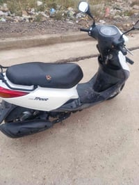 دراجة اكزز للبيع نظيفة ومكينة ممفتوحة ابد تجي وتشوفها بعينك السعر مليو...