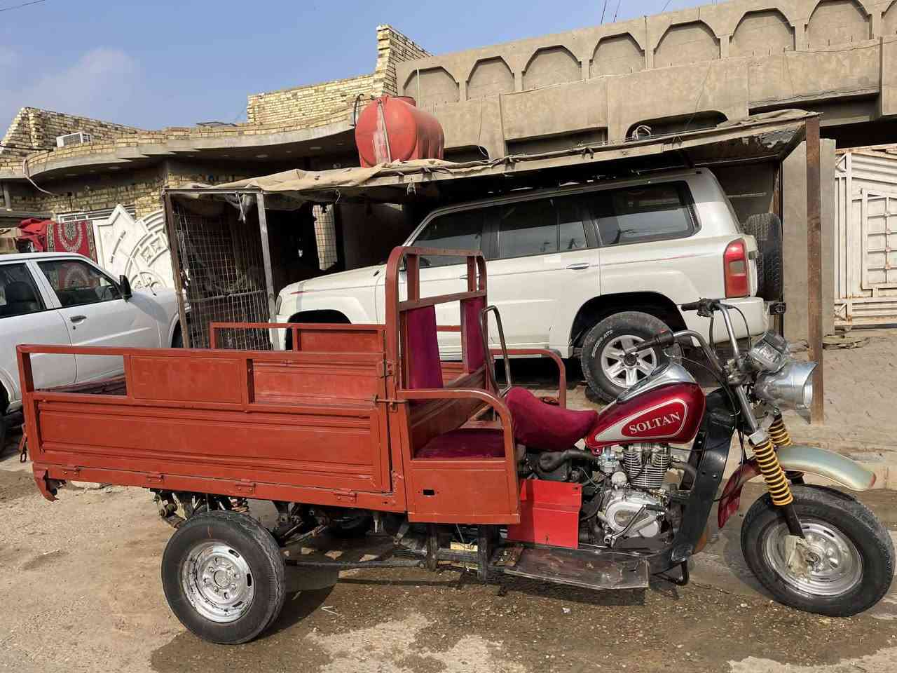 يالله متاح ستوته شباب اقره المنشور عدل وخابرني ستوته صلطان اوراق 2013رقم شاصي مايبين كلش يرادله توضيح بس هوه موجود كله بس من سنجار وصبغ شوي مايبين  مكينه امتيار نضيفه وجديد وخير من الله بدي جديد كاعيه جديده شاصي نضيف كلش فقط الركبه ملحومه شي قليل ستوته جديده ومناسبه مكاني العماره ابو رمانه ***********
