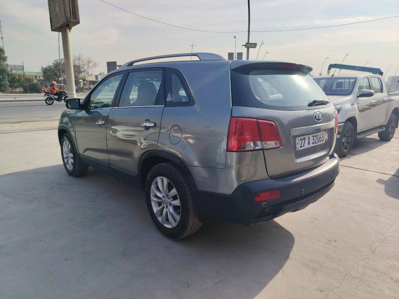 السلام عليكم للبيع كيا سورنتو خليجي كويتي موديل 2013 رقم دولي باسمي فول مواصفات محرك 6 سلندر سبعه راكب بانروما بصمه فور ويل كشنات جلد كهرباء السياره فول مواصفات اعلئ فئه حادثها باب السايق وجاملغ وصبغ حزام أثر جراد السياره كير محرك تخم تاير حداده كلش جديده السعر 140 ورقه للاتصال *********** مكانها بغداد بغداد, العراق
