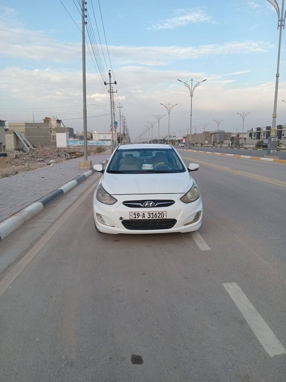 السلام عليكم اكسنت خليجي للبيع موديل 2012 مكينه 1600 قطرتين بسمي سنويه مجدد الكير بي مشكله بسيطه غير متواجد على الفيس إتصال ***********
