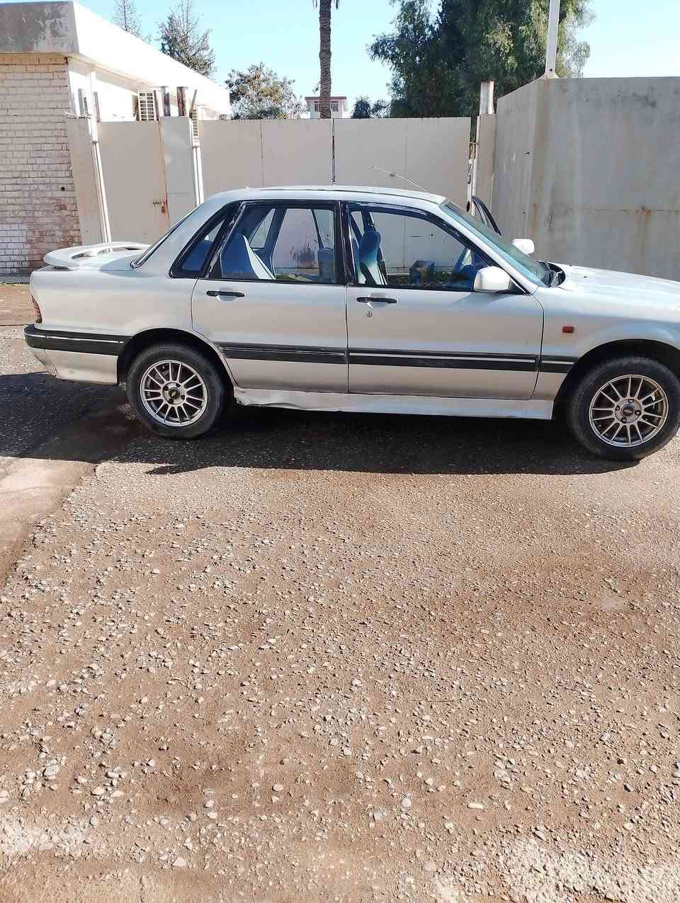سلام عليكم مسبوشي كلاند موديل 89 رقم كركوك سنويه منتهيه كير محرك جديد كابريتر كاربايات شغال كوبون بنزين بيه سعر 22مكان كركوك ***********
