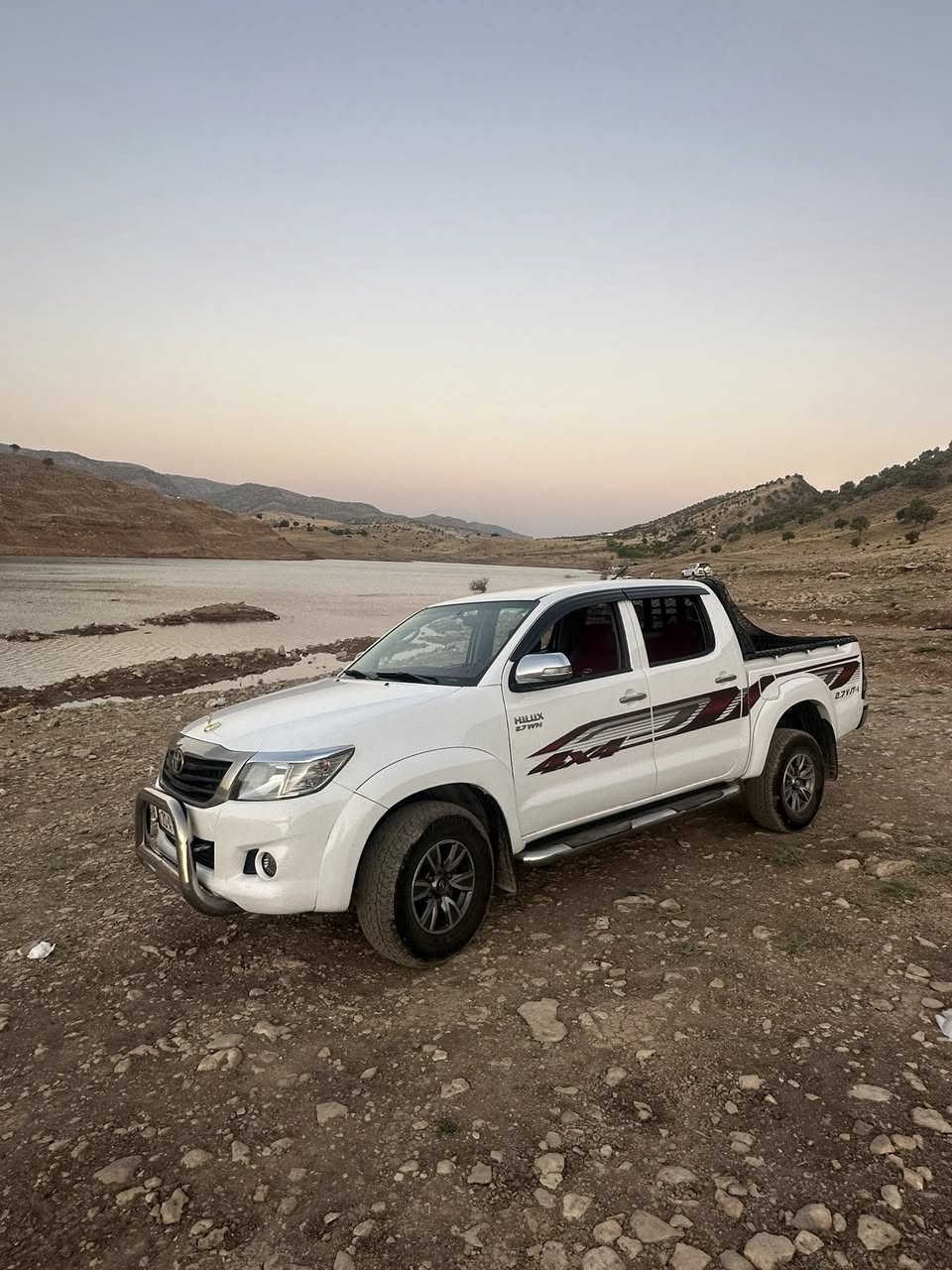 سلام عليكم
تيوتا هيلوكس 4*4فور ويل

موديل2012  ✅     

ماشية 227 الف حقيقي

تخم تاير 🛞

كير عادي 🎚️  

شاشة بلوتوث و كار بلي

اشاير بامري ⁉️

رقم سليمانية ✅

كفالة من الصبغ والتبديل بارد فقط

 📍المكان ديالى 

التواصل ***********
